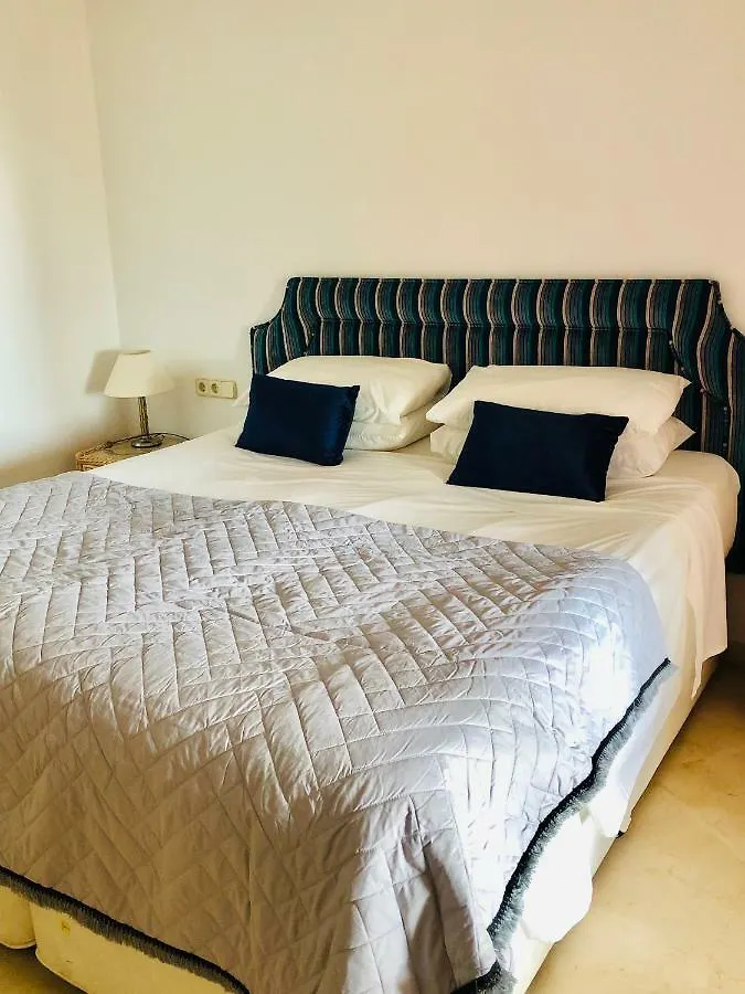 Beach Apartment In Elviria Marbella, Great Location With The Beach On Your Door Step 0*, Marbella